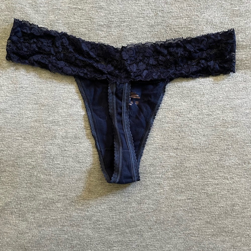 Women’s NWOT thong underwear - Picture 2 of 2